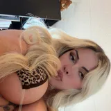 Ashley π«Άπ»